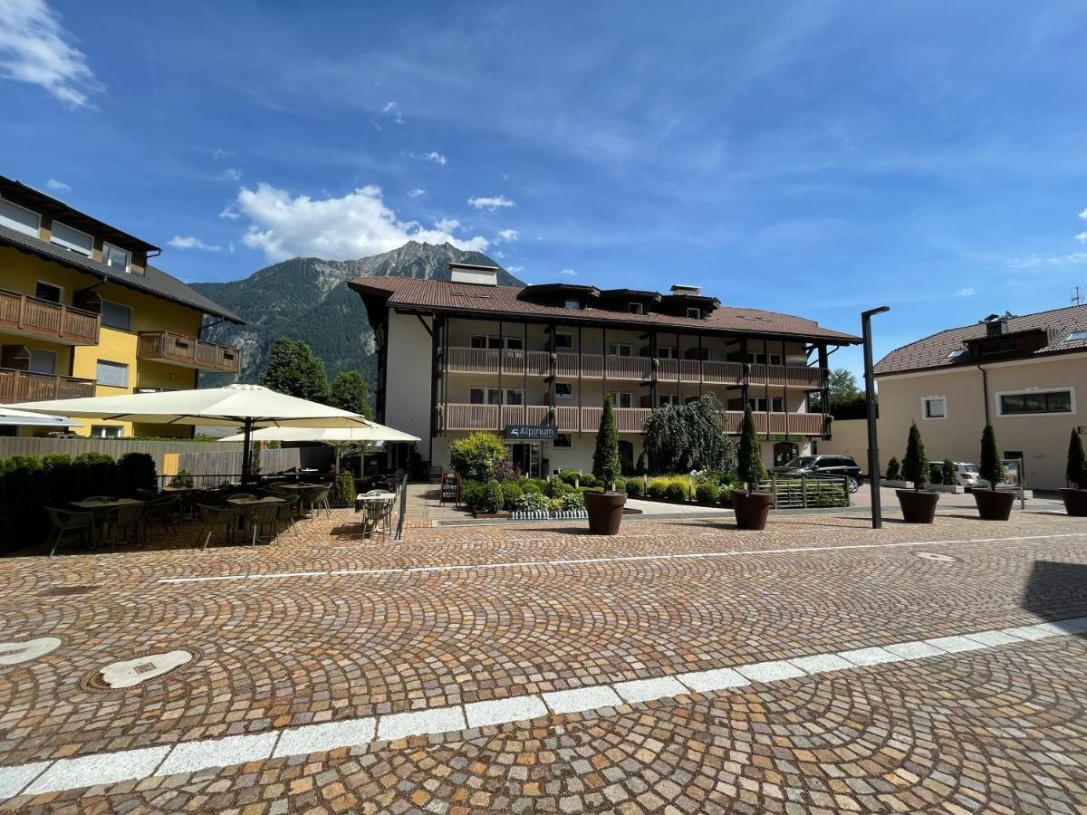 Residence Hotel Alpinum Campo Tures Bagian luar foto
