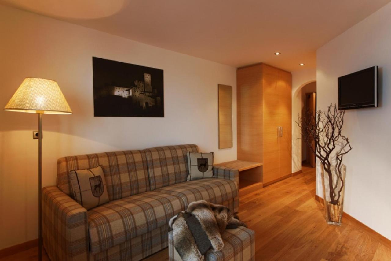 Residence Hotel Alpinum Campo Tures Bagian luar foto