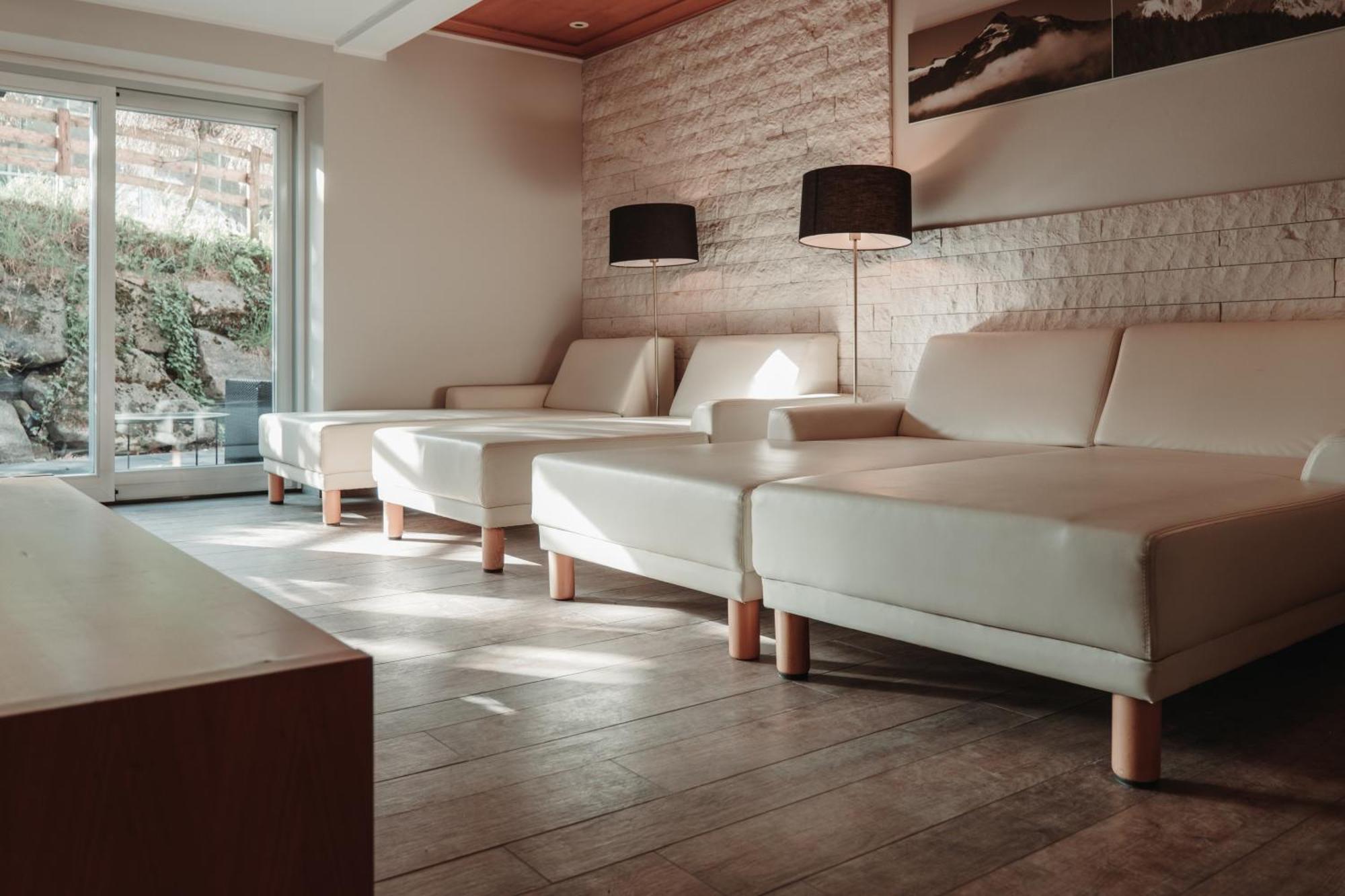 Residence Hotel Alpinum Campo Tures Bagian luar foto