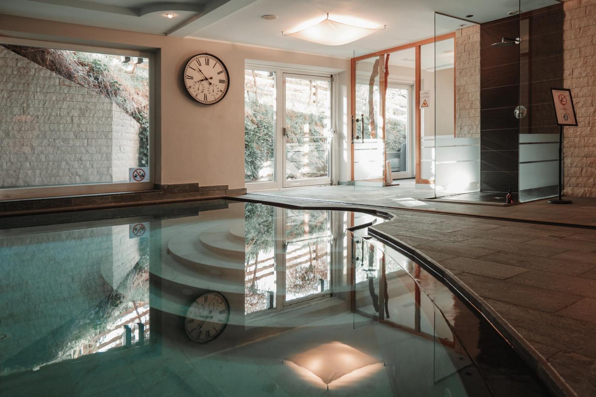 Residence Hotel Alpinum Campo Tures Bagian luar foto
