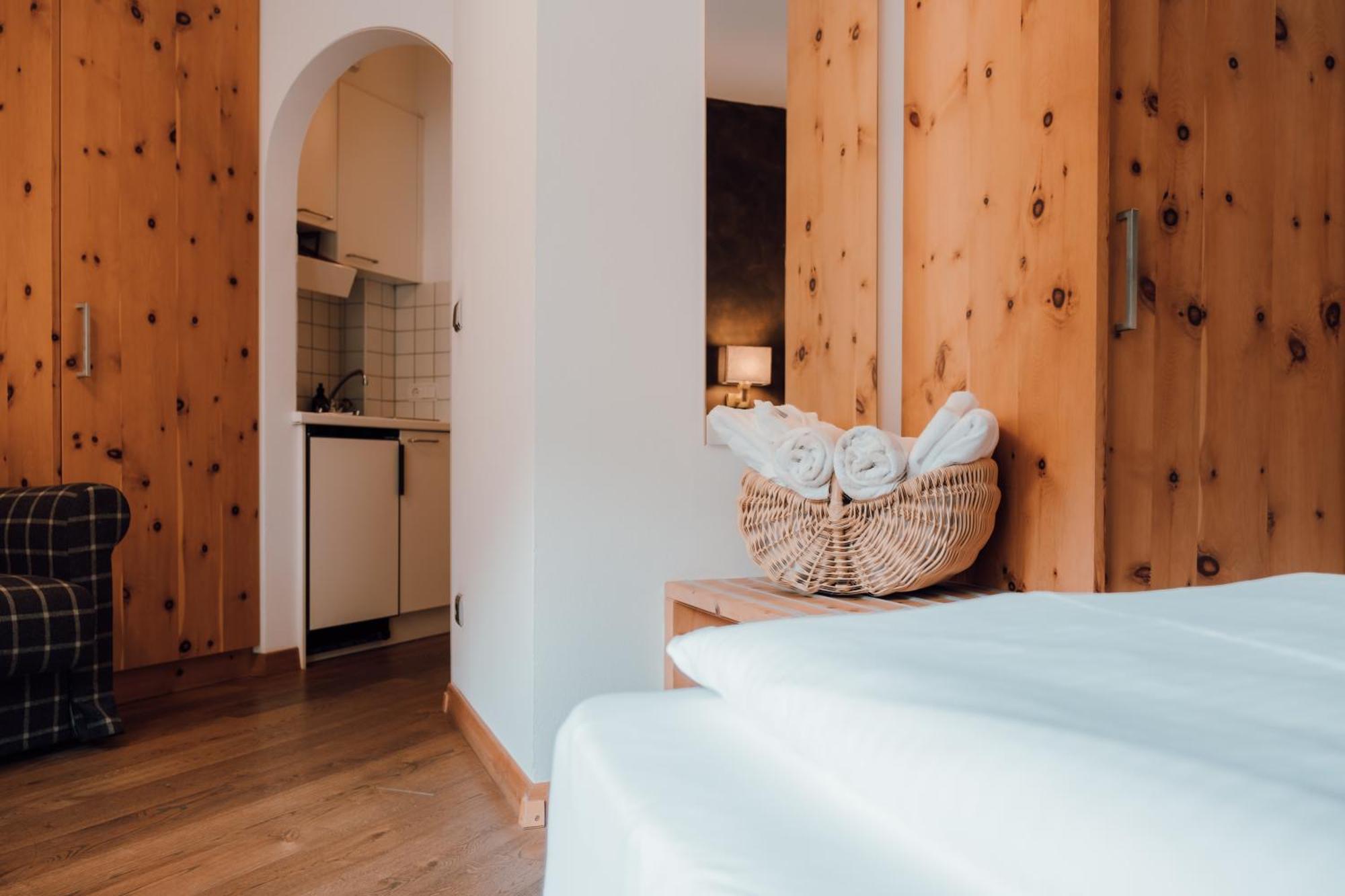 Residence Hotel Alpinum Campo Tures Bagian luar foto