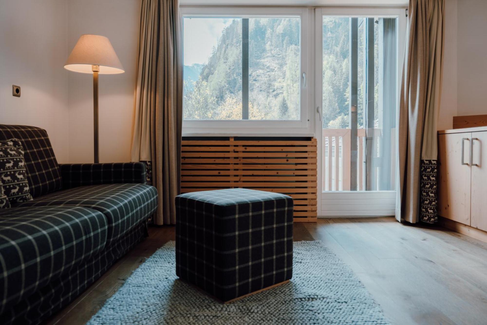 Residence Hotel Alpinum Campo Tures Bagian luar foto