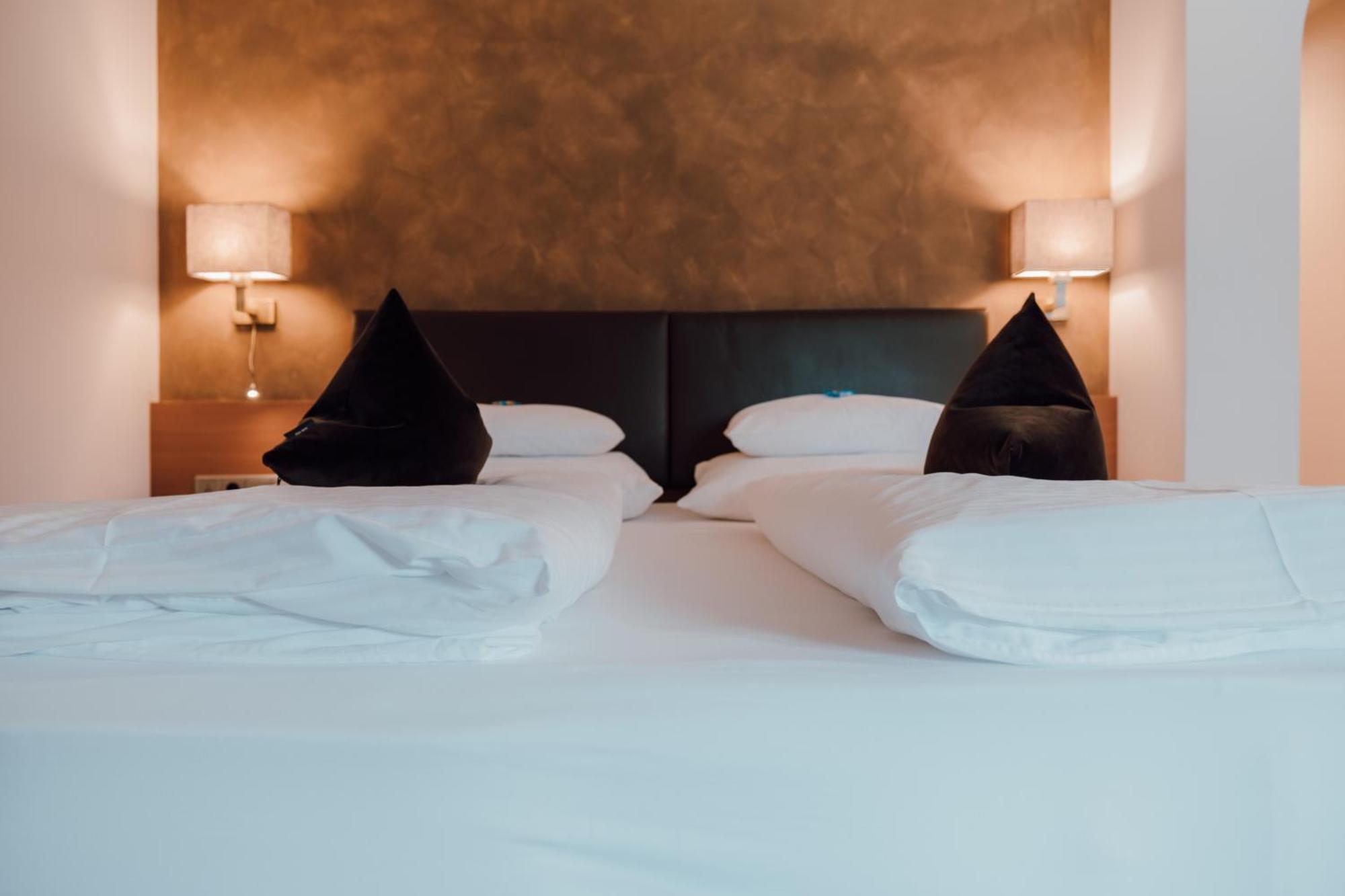 Residence Hotel Alpinum Campo Tures Bagian luar foto