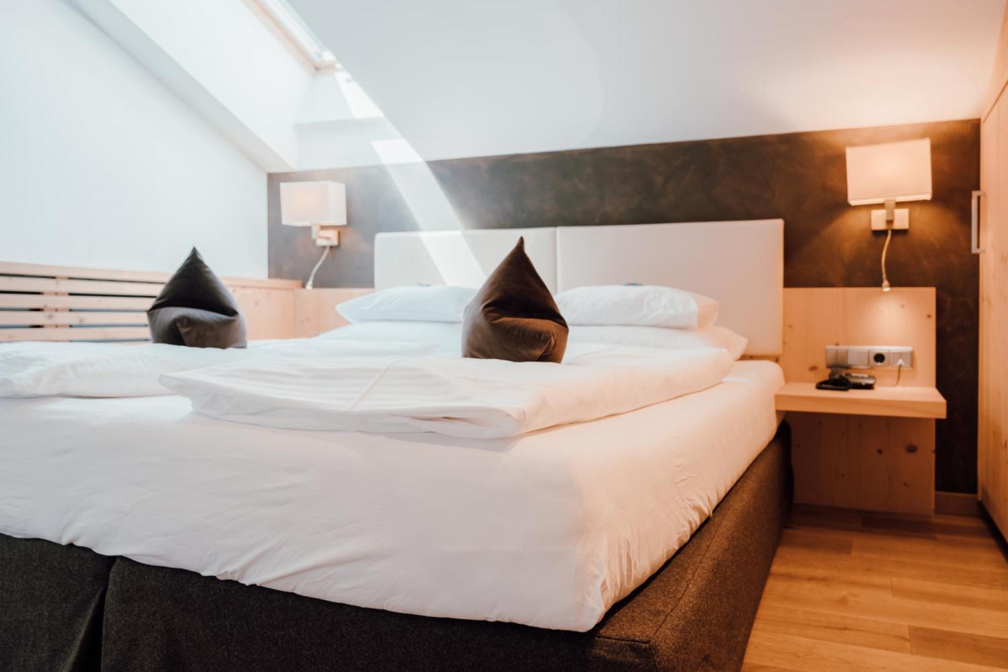 Residence Hotel Alpinum Campo Tures Bagian luar foto
