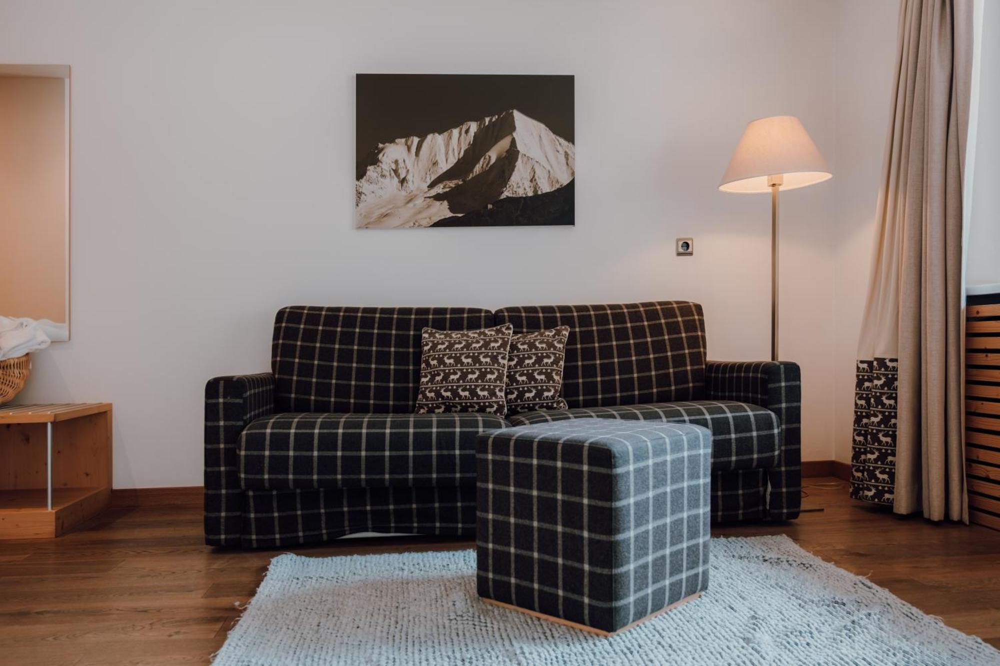 Residence Hotel Alpinum Campo Tures Bagian luar foto