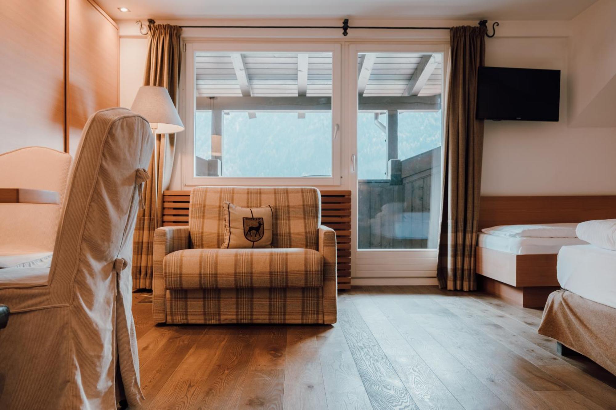 Residence Hotel Alpinum Campo Tures Bagian luar foto