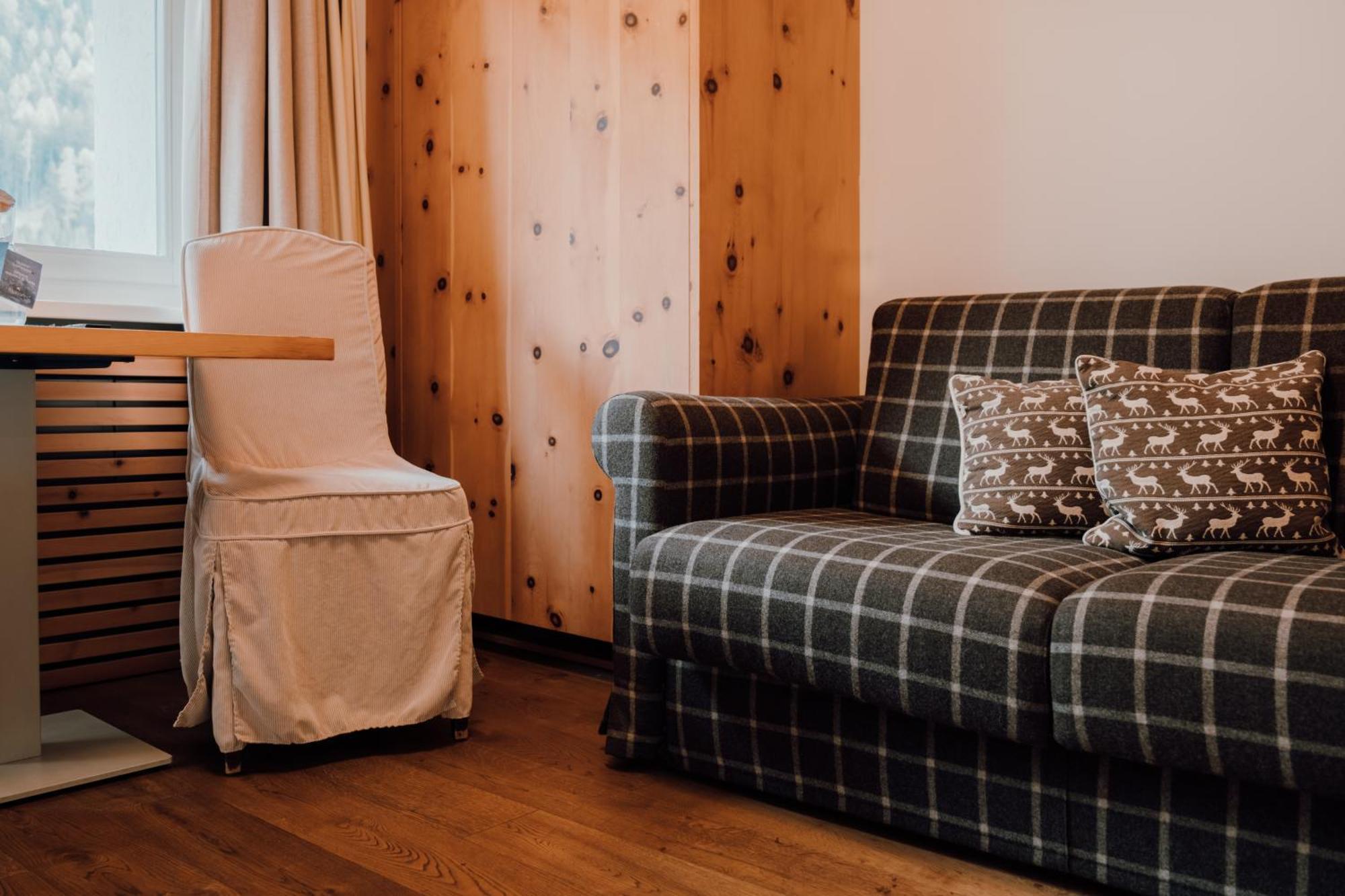 Residence Hotel Alpinum Campo Tures Bagian luar foto