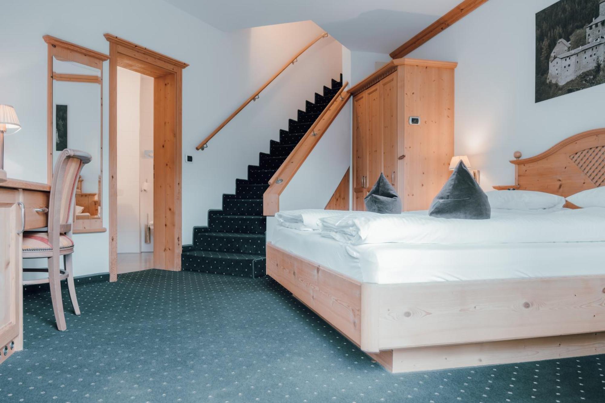 Residence Hotel Alpinum Campo Tures Bagian luar foto